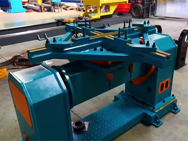 配智能機(jī)器人用踏腳牛腿焊接雙軸變位機(jī)